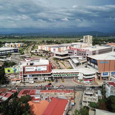 Viven Hotel Laoag Eksteriør billede