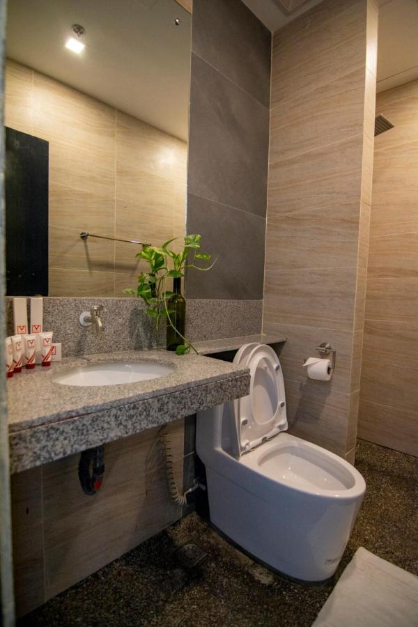 Viven Hotel Laoag Eksteriør billede