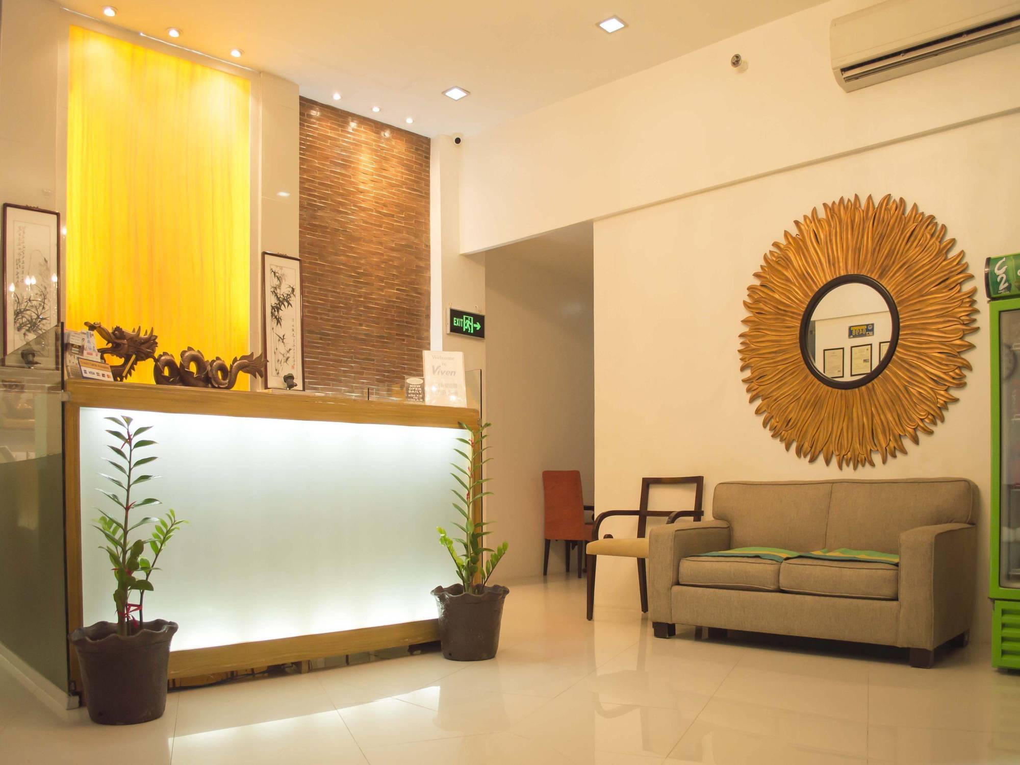 Viven Hotel Laoag Eksteriør billede