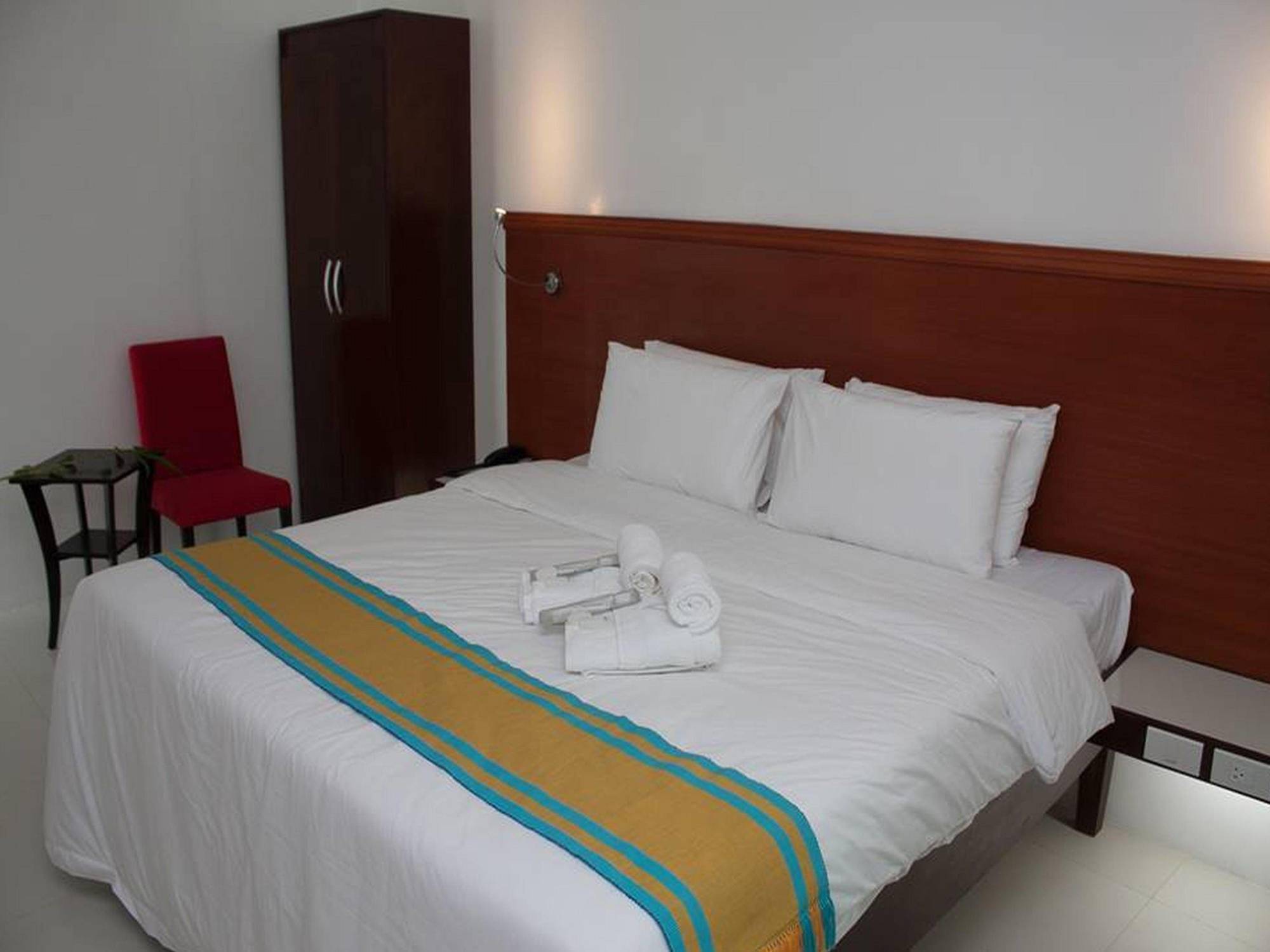 Viven Hotel Laoag Eksteriør billede