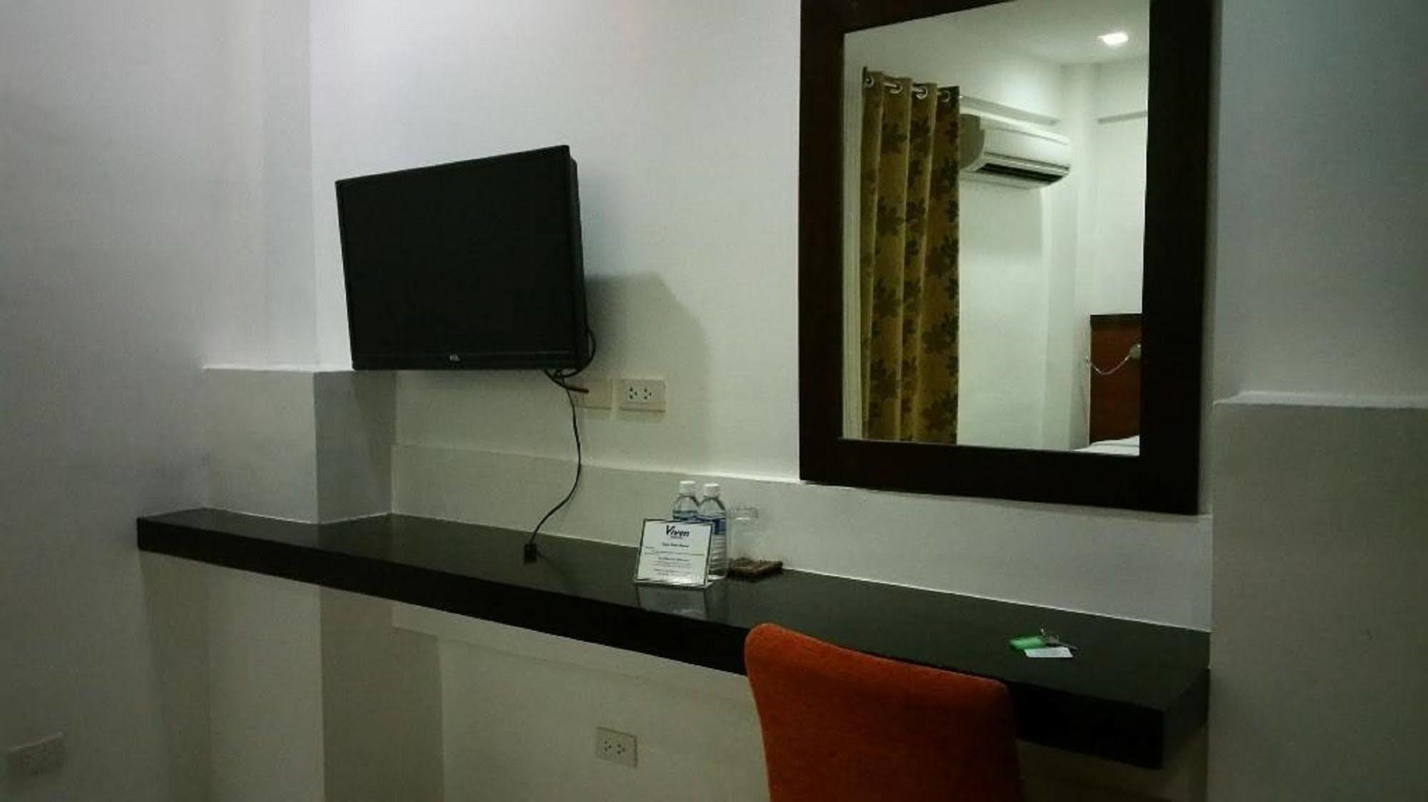 Viven Hotel Laoag Eksteriør billede