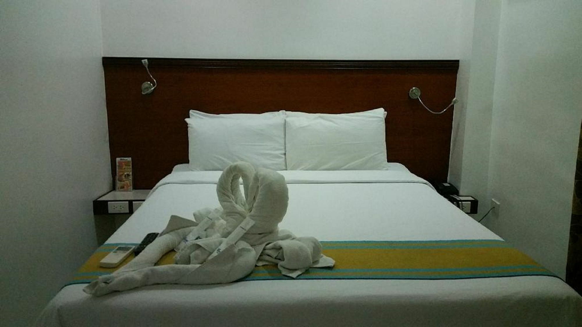 Viven Hotel Laoag Eksteriør billede