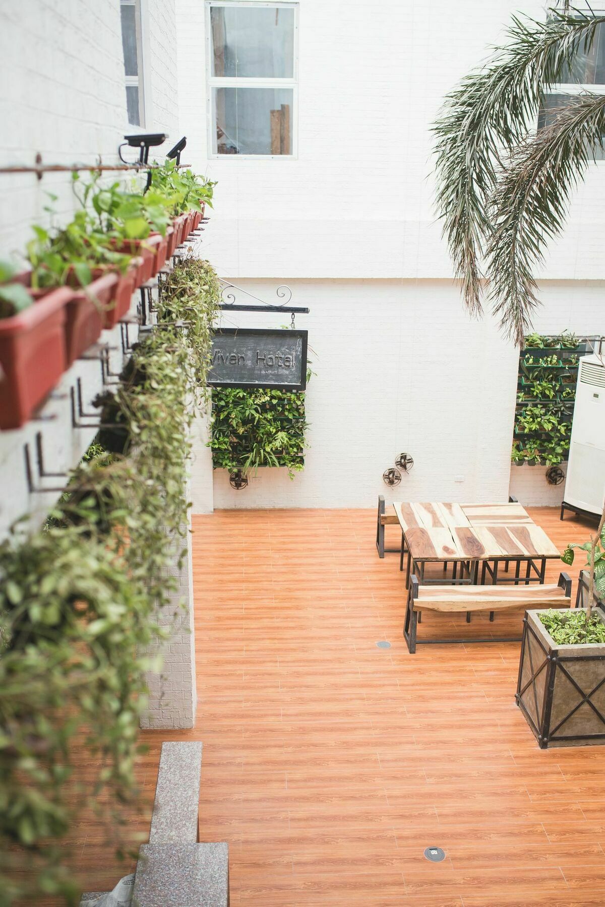 Viven Hotel Laoag Eksteriør billede