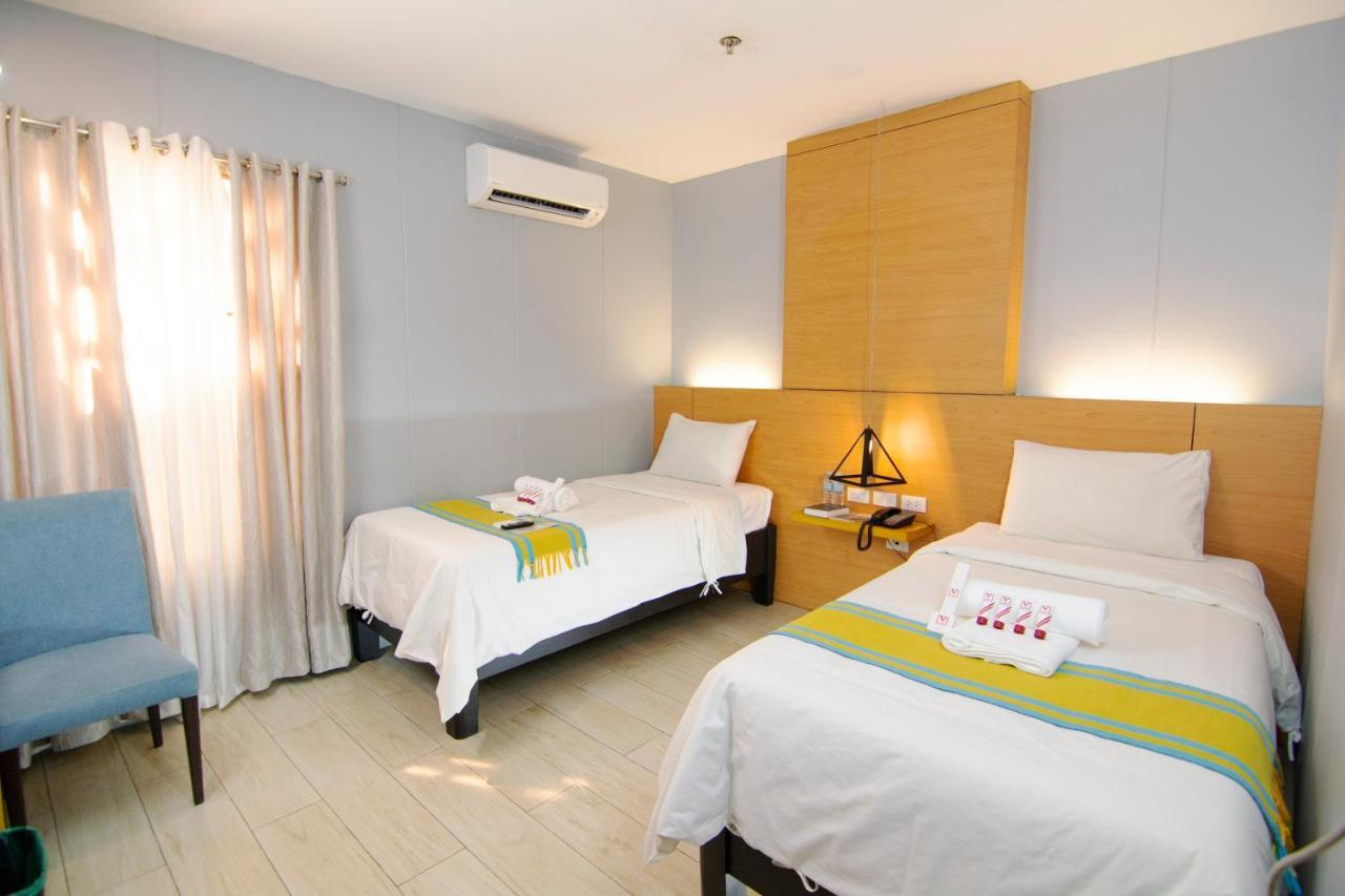 Viven Hotel Laoag Eksteriør billede
